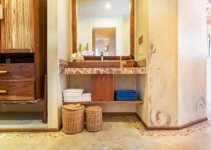 Hotel Alaya Beachfront 4*