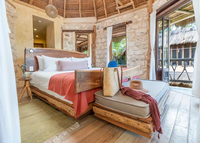 Hotel Alaya Beachfront