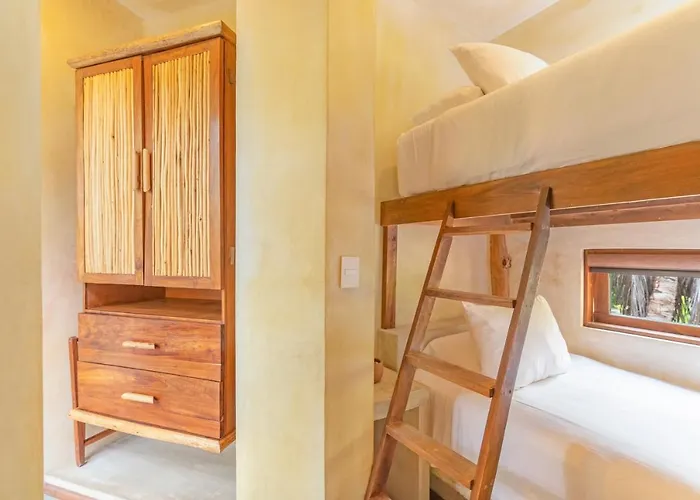 Hotel Alaya Beachfront 4*