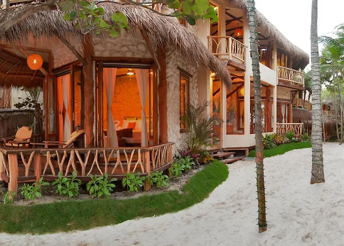 Hotel Alaya Beachfront 4*