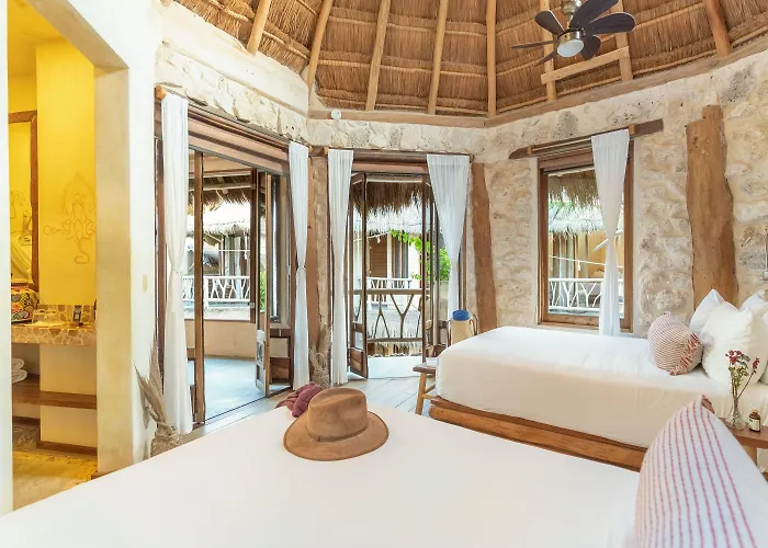 Hotel Alaya Beachfront 4*